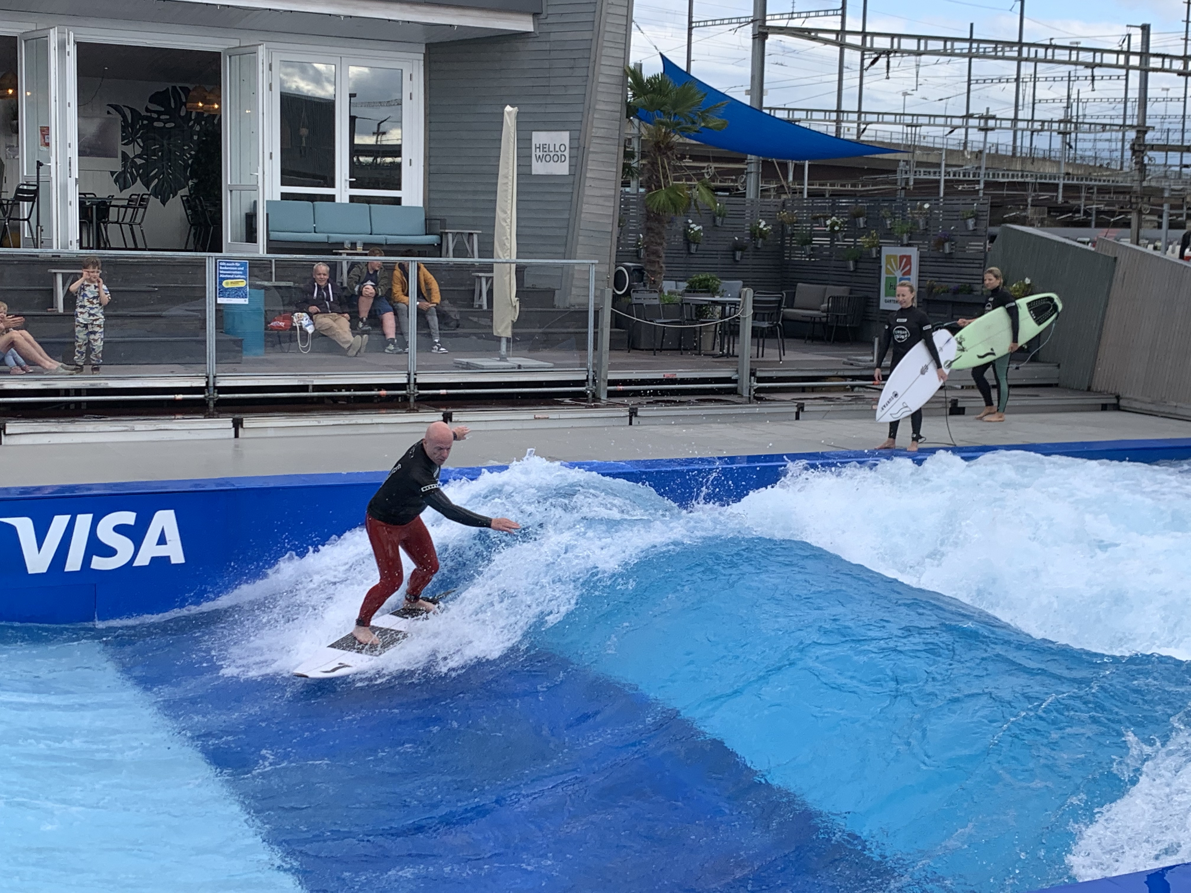 Urban Surf: quem disse que Zurique não tem onda?