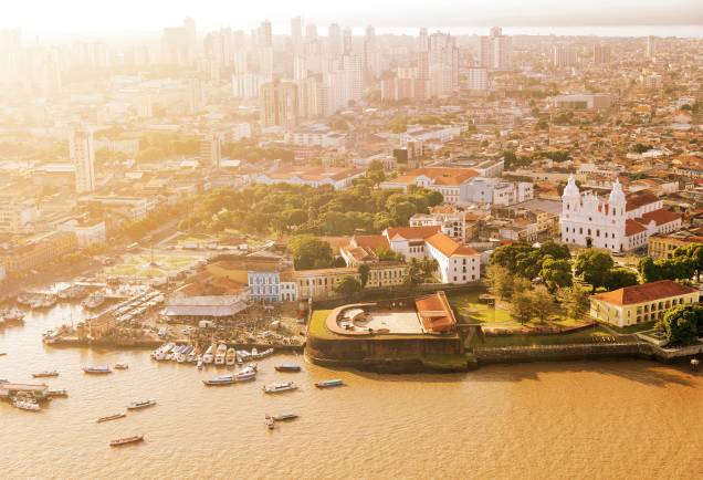 Belém, a capital paraense, é maravilhosa em todos os detalhes: há mangueiras enormes espalhadas pela cidade, bares gostosos, gastronomia exótica e pessoas muito acolhedoras Belém, a capital paraense, é maravilhosa em todos os detalhes: há mangueiras enormes espalhadas pela cidade, bares gostosos, gastronomia exótica e pessoas muito acolhedoras