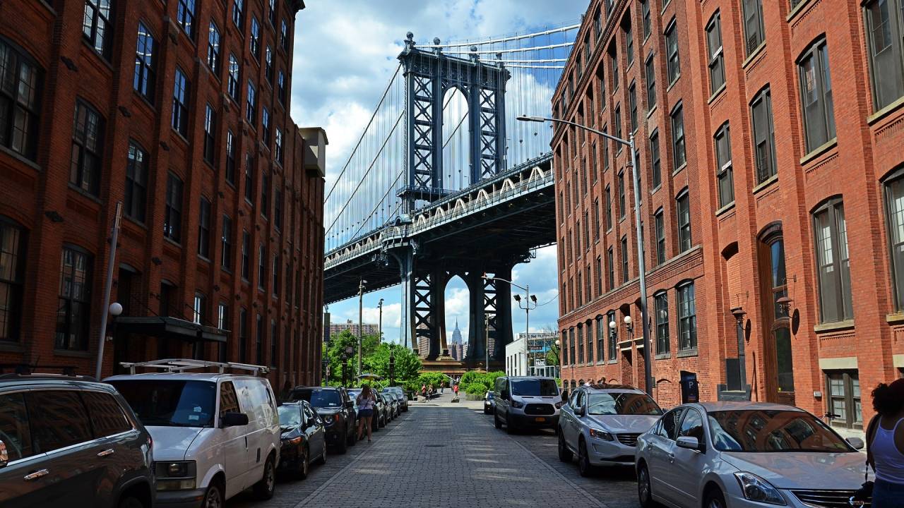 Ponte do Brooklyn vista de DUMBO, em Nova York