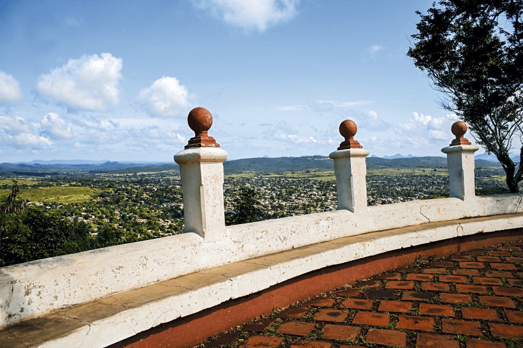 Colina Lima de La Cruz, Holguín, Cuba