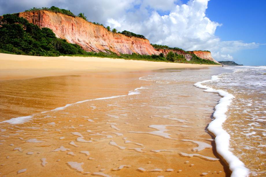 A Praia Taípe, no povoado de Trancoso, na Bahia, faz parte do roteiro da Costa do Descobrimento