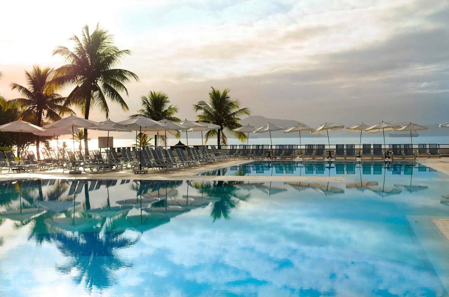 <strong><a href="https://www.clubmed.com.br/r/Rio-Das-Pedras/y" target="_blank" rel="noopener">Club Med Rio das Pedras</a>, em Mangaratiba (RJ)</strong> Os cerca de 100 Gentis Organizadores - ou GOs - são os responsáveis pela farta programação de lazer, que inclui arco e flecha, aulas de esqui aquático, squash e tênis.