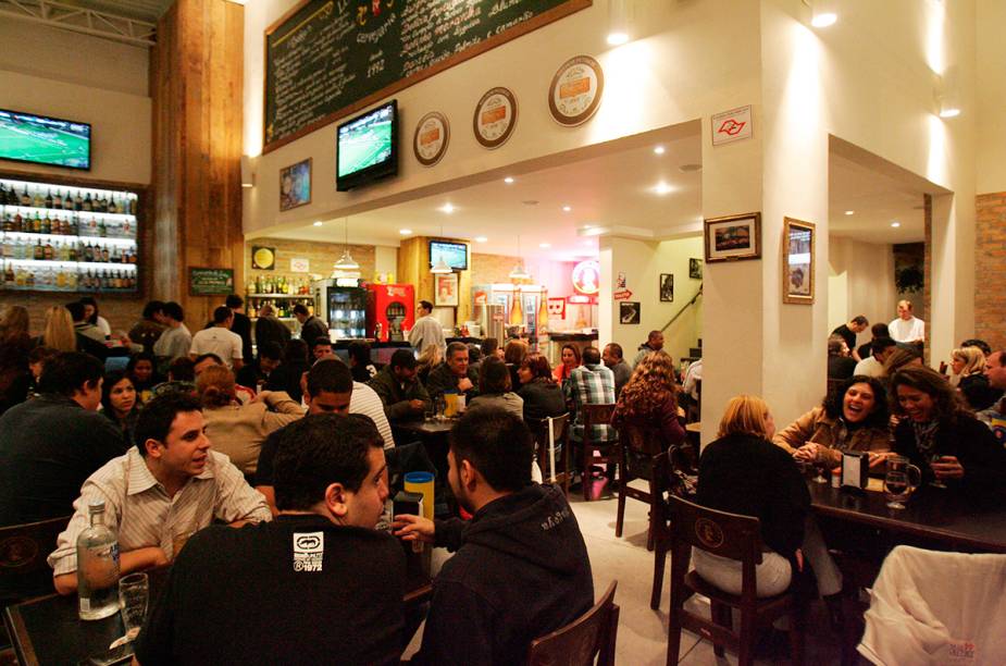 <a href="https://viajeaqui.abril.com.br/estabelecimentos/br-sp-sao-paulo-restaurante-bar-do-luiz-fernandes" rel="Bar do Luiz Fernandes, São Paulo: " target="_blank"><strong>Bar do Luiz Fernandes, São Paulo: </strong></a> O espaço é uma garagem adaptada. O bolinho de carne bem temperado é uma pedida clássica. <a href="https://viajeaqui.abril.com.br/estabelecimentos/br-sp-sao-paulo-restaurante-bar-do-luiz-fernandes" rel="Bar do Luiz Fernandes, São Paulo: " target="_blank"><strong>Bar do Luiz Fernandes, São Paulo: </strong></a> O espaço é uma garagem adaptada. O bolinho de carne bem temperado é uma pedida clássica.