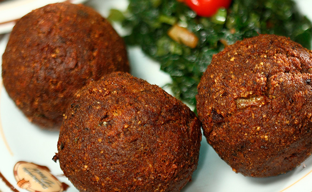 <a href="https://viajeaqui.abril.com.br/estabelecimentos/br-am-manaus-restaurante-cachacaria-do-dede-emporio" rel="Cachaçaria do Dedé & Empório, Manaus " target="_blank"><strong>Cachaçaria do Dedé & Empório, Manaus </strong></a> Além das mais de 900 marcas de cachaça e 130 rótulos de cerveja, também funciona como um empório. O bolinho de feijoada é um dos atrativos do menu. <a href="https://viajeaqui.abril.com.br/estabelecimentos/br-am-manaus-restaurante-cachacaria-do-dede-emporio" rel="Cachaçaria do Dedé & Empório, Manaus " target="_blank"><strong>Cachaçaria do Dedé & Empório, Manaus </strong></a> Além das mais de 900 marcas de cachaça e 130 rótulos de cerveja, também funciona como um empório. O bolinho de feijoada é um dos atrativos do menu.