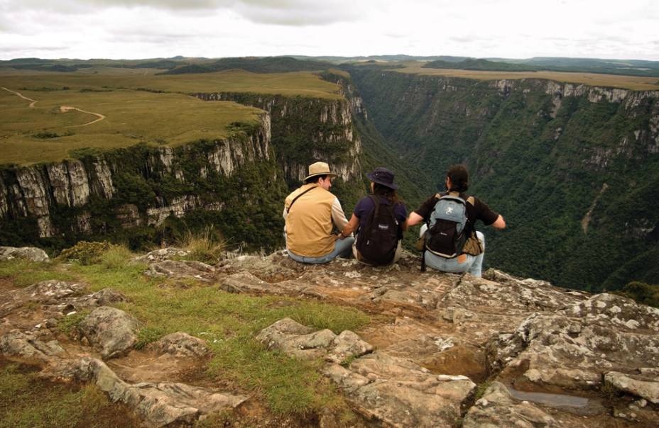 No Parque Nacional da Serra Geral (RS/SC) a visão do Cânion Fortaleza, com 7,5 quilômetros de extensão e 900 metros de profundidade, é impactante<br />