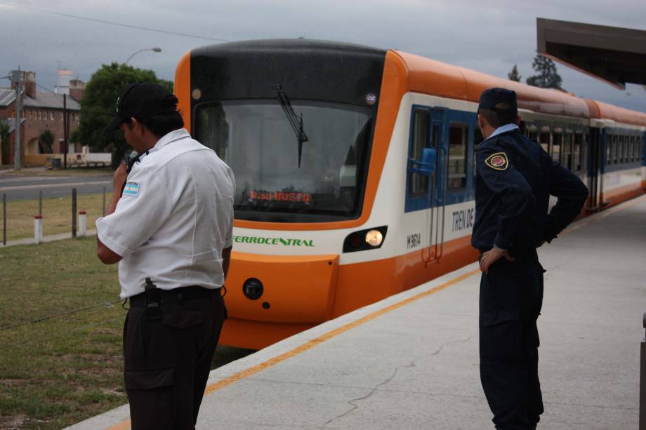 O moderno Tren de Las Sierras percorre 147 quilômetros da região serrana entre Córdoba e Cruz del Eje. A viagem dura mais de duas horas