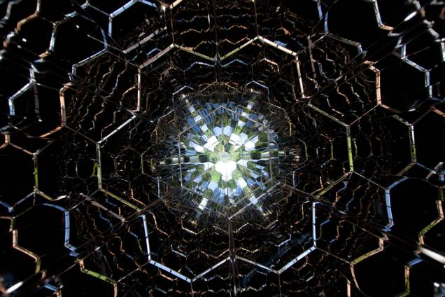 Imagem do caleidoscópio gigante, obra do dinamarquês Olafur Eliasson, instalado em uma das galerias do Instituto Inhotim, em Brumadinho (MG) Imagem do caleidoscópio gigante, obra do dinamarquês Olafur Eliasson, instalado em uma das galerias do Instituto Inhotim, em Brumadinho (MG)