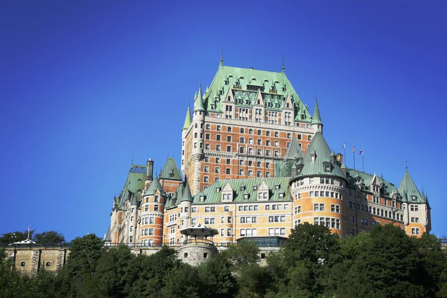 Inaugurado no século 19, o Château Frontenac tem mais de 600 quartos é um dos hotéis mais famosos do Canadá Inaugurado no século 19, o Château Frontenac tem mais de 600 quartos é um dos hotéis mais famosos do Canadá