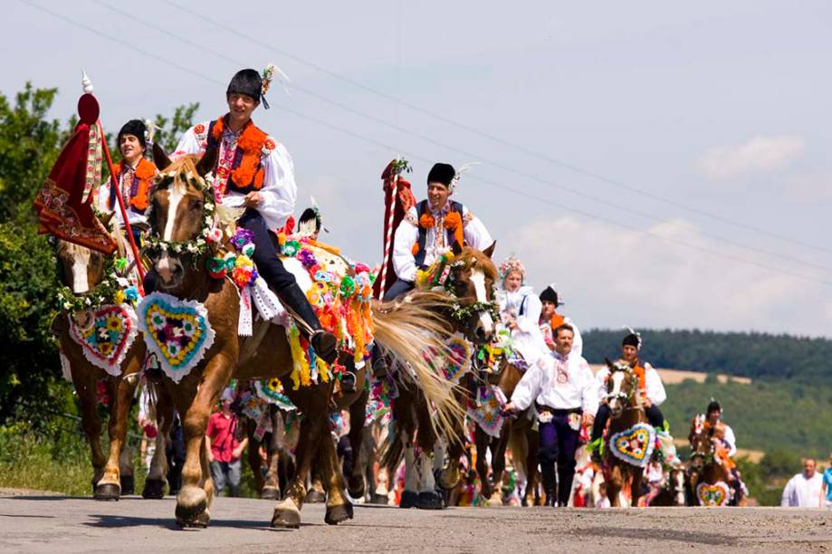 A <strong>Cavalgada dos Reis </strong>é uma procissão anual realizada no Dia de Pentecostes em quatro cidades da <strong>República Tcheca</strong>. Um grupo de cantores montados em cavalos, desfilam pelas ruas, paradas para cantar e receber doações dos moradores