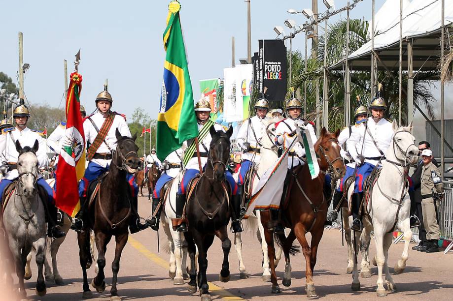 <strong>Renovação Urbana, em Seul, Coreia do Sul</strong> Enterrado sob uma estrada elevada durante décadas, o riacho Cheonggyecheon volta a correr a céu aberto pelo centro de Seul. Uma extensão de 5,8 quilômetros foi recuperada em 2005