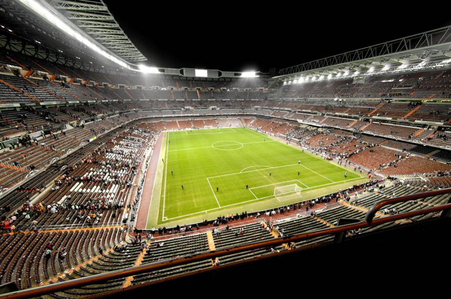 A visita ao Estádio Santiago Bernabéu, do Real Madri, inclui vestiários, sala de imprensa, arquibancadas, salas de convidados e bancos de reservas