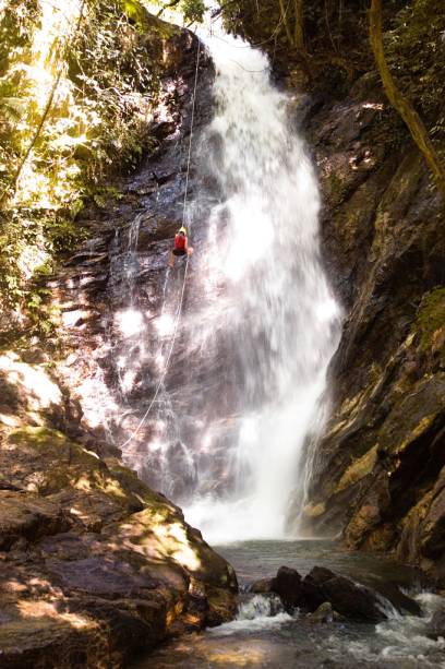 Rappel na Cachoeira Paraíso Vertical