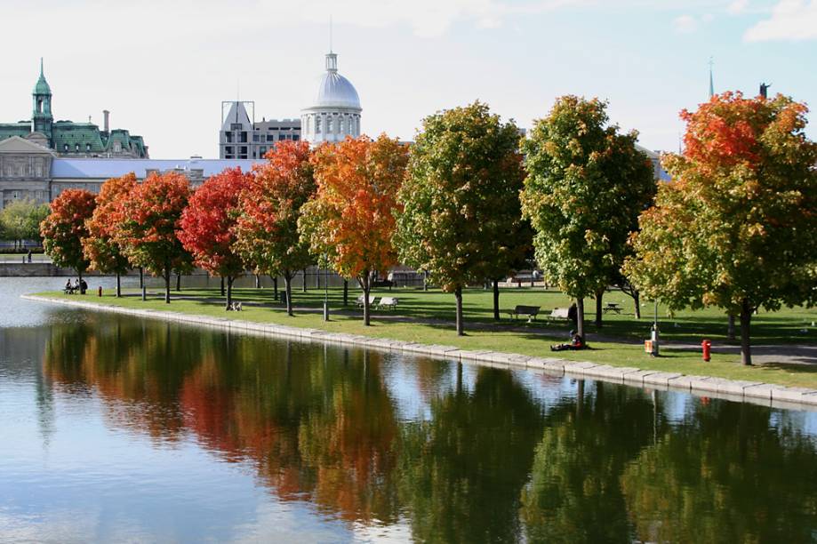 Parque na Vieux-Montréal, parte antiga da cidade, com charmosas construções coloniais