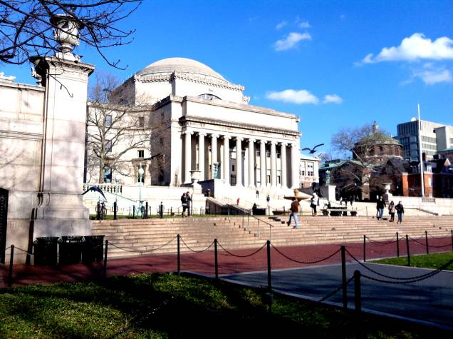 O prédio da biblioteca da Columbia University O prédio da biblioteca da Columbia University