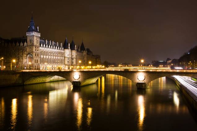 Pont Neuf, a mais antiga de Paris, já inspirou um quadro de Monet com o mesmo nome Pont Neuf, a mais antiga de Paris, já inspirou um quadro de Monet com o mesmo nome