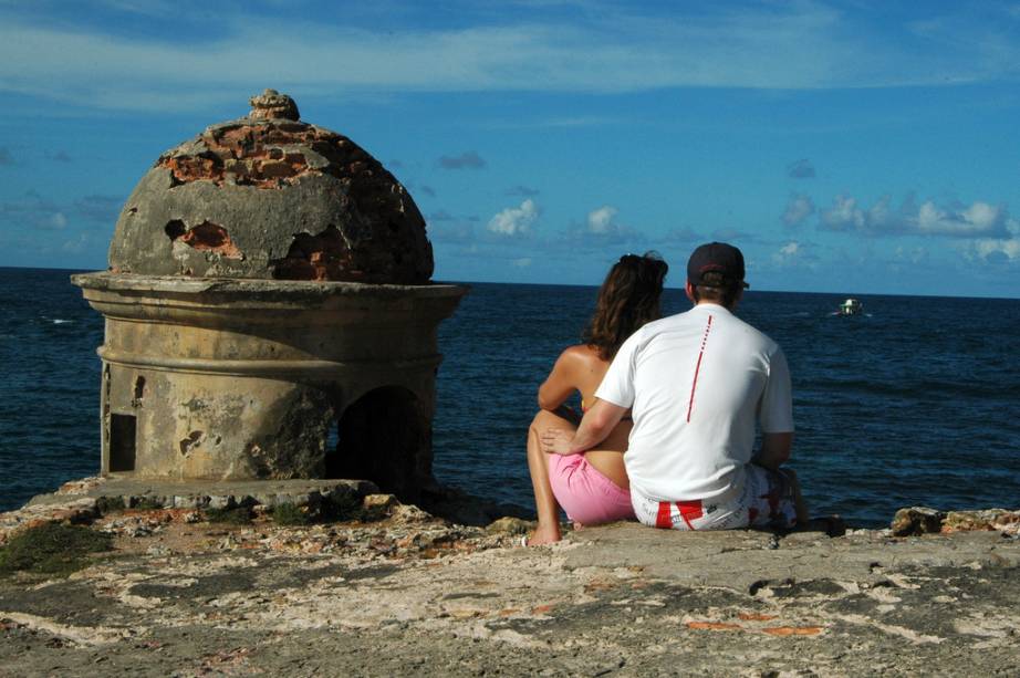 Construído em 1630, o Forte do Morro de São Paulo é um mirante muito procurado na ilha para ver o pôr do sol