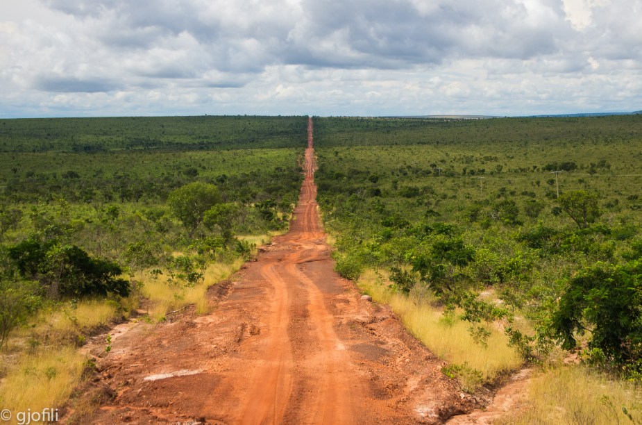 <a href="https://viajeaqui.abril.com.br/cidades/br-to-jalapao" rel="Jalapão" target="_blank"><strong>Jalapão</strong></a>    As distâncias são muito grandes entre uma atração e outra no Jalapão. As estradas de terra exigem atenção, mas a paisagem não cansa os olhos