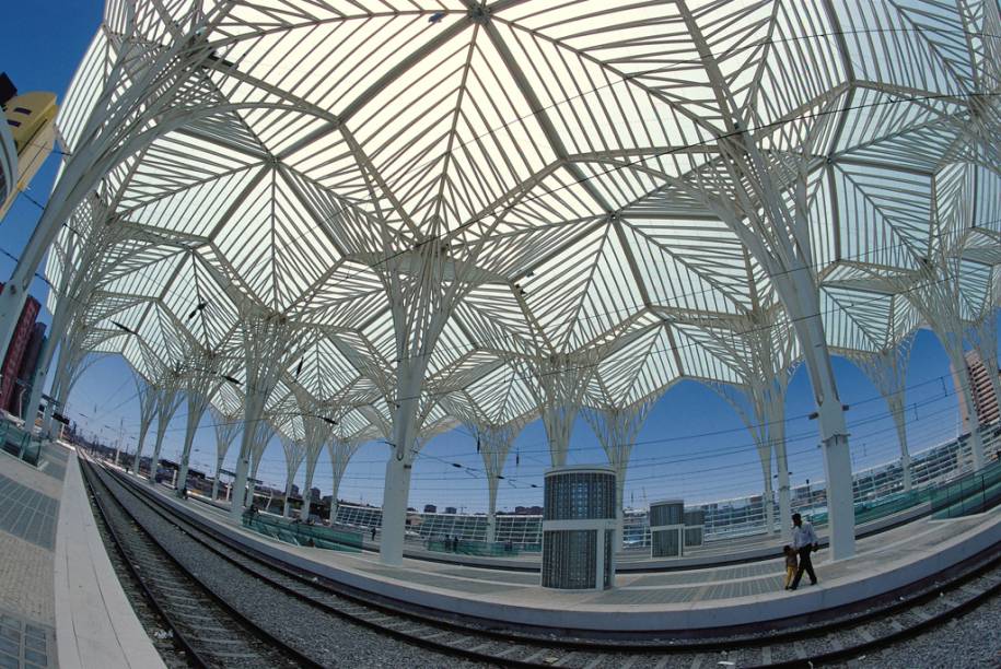 Herança da Expo 98, o Parque das Nações tornou-se um point de lazer junto ao Rio Tejo com bares, restaurantes, aquário, teleférico e exposições de arte