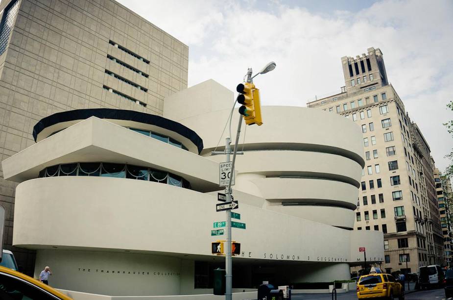 Na 5ª Avenida e de frente para o Central Park, o prédio de quatro pavimentos em caracol é uma obra-prima em si, e exibe de forma rotativa um acervo de mestres do impressionimo, pós-impressionismo, abstracionismo e expressionismo.<strong>Page "o quanto quiser" aos sábados das 17h45 às 19h45 </strong><em>(preço regular: US$ 25).</em>