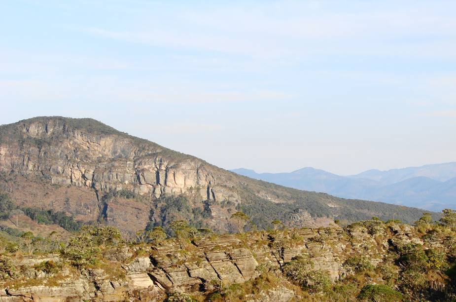 No sudoeste de Minas Gerais, o <a href="https://viajeaqui.abril.com.br/estabelecimentos/br-mg-conceicao-do-ibitipoca-atracao-parque-estadual-do-ibitipoca" rel="Parque Estadual do Ibitipoca" target="_blank">Parque Estadual do Ibitipoca</a> tem três trilhas principais, que podem ser feitas com ajuda de guia