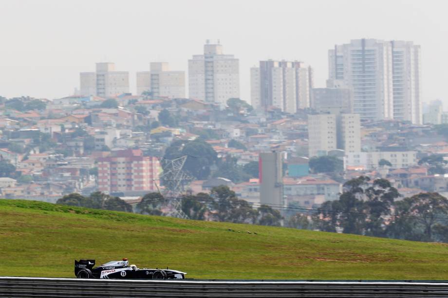 Rubens Barrichello (foto) nunca venceu o Grande Prêmio do Brasil nos seus 19 anos de Fórmula 1. Passou perto algumas vezes, mas nunca teve esse gostinho. Felipe Massa foi o último brasileiro a vencer a prova – disputada em Interlagos, São Paulo, desde 1990 –, em 2008, quando, por uma ultrapassagem na última curva, por Lewis Hamilton, inglês da McLaren, na Toyota do alemão Timo Glock, perdeu o título da categoria para Hamilton