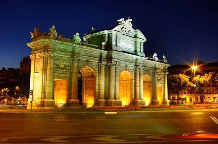 Puerta de Alcalá, em Madri