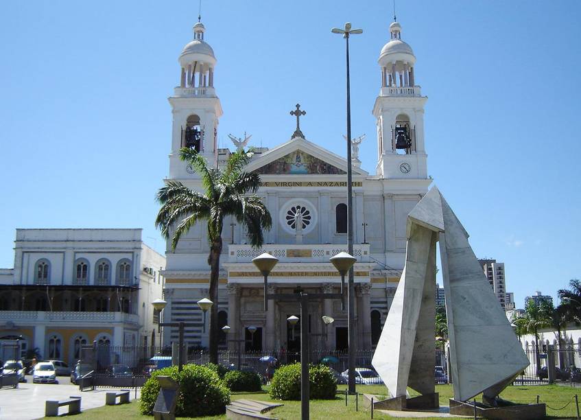 A <a href="https://viajeaqui.abril.com.br/estabelecimentos/br-pa-belem-atracao-basilica-de-nazare/" rel="Basílica de Nazaré" target="_blank">Basílica de Nazaré</a> foi a terceira Basílica do Brasil - foi construída depois da Sé, na Bahia e a de São Bento, em São Paulo