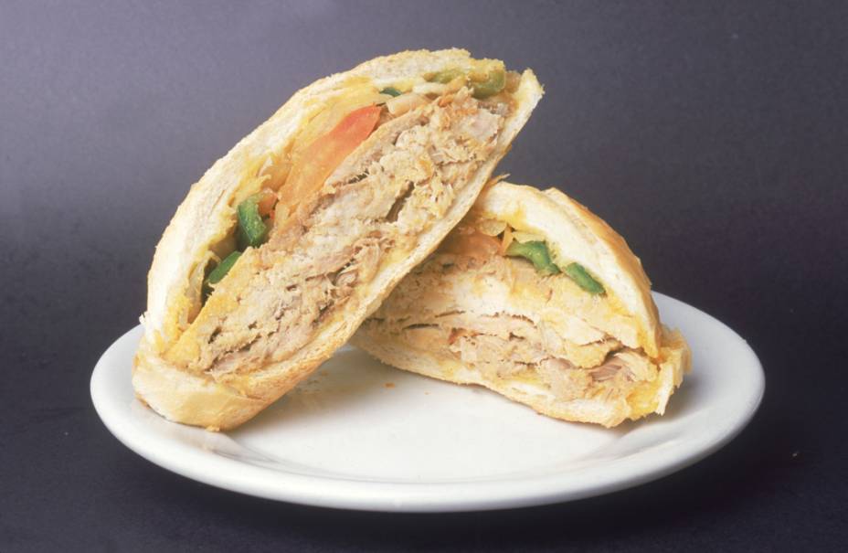 <a href="https://viajeaqui.abril.com.br/estabelecimentos/br-sp-sao-paulo-restaurante-bar-estadao" rel="Bar Estadão, São Paulo:" target="_blank"><strong>Bar Estadão, São Paulo:</strong></a>            Tem o sanduíche de pernil mais famoso do centro de São Paulo. Fica cheio durante a madrugada.