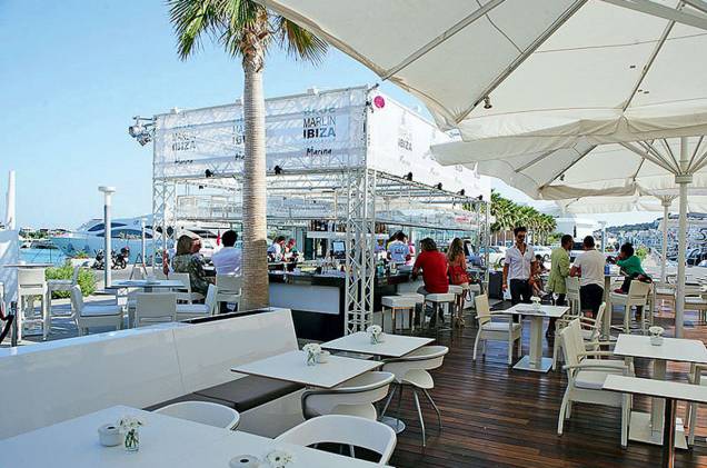 <strong><a href="https://bluemarlinibiza.com" rel="Beach Club Blue Marlin" target="_blank">Beach Club Blue Marlin</a>, <a href="https://viajeaqui.abril.com.br/cidades/espanha-ibiza" rel="Ibiza" target="_blank">Ibiza</a>: vista pro mar</strong>"Sunset ibicenco com DJ local é imbatível. Se for almoçar, reserve e peça peixe do dia. Evite julho e agosto, é muito cheio." <strong><a href="https://bluemarlinibiza.com" rel="Beach Club Blue Marlin" target="_blank">Beach Club Blue Marlin</a>, <a href="https://viajeaqui.abril.com.br/cidades/espanha-ibiza" rel="Ibiza" target="_blank">Ibiza</a>: vista pro mar</strong>"Sunset ibicenco com DJ local é imbatível. Se for almoçar, reserve e peça peixe do dia. Evite julho e agosto, é muito cheio."