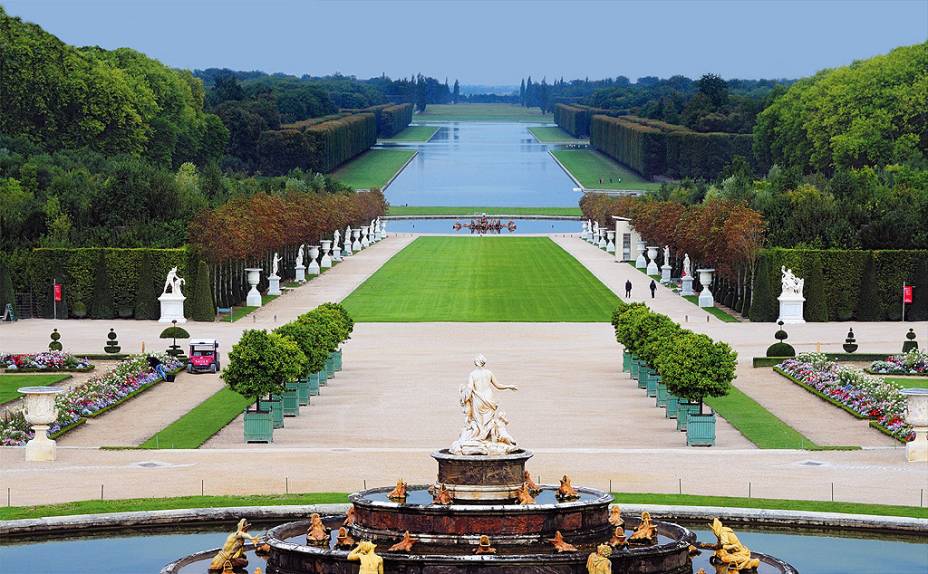 "Espelho, espelho meu, existe alguém mais belo do que eu", há de se perguntar o Salão dos Espelhos. "Sim", responderão os espelhos, "os jardins do palácio são mais belos". <strong>Grátis no primeiro domingo do mês, de novembro a março </strong><em>(preço regular: € 20).</em>