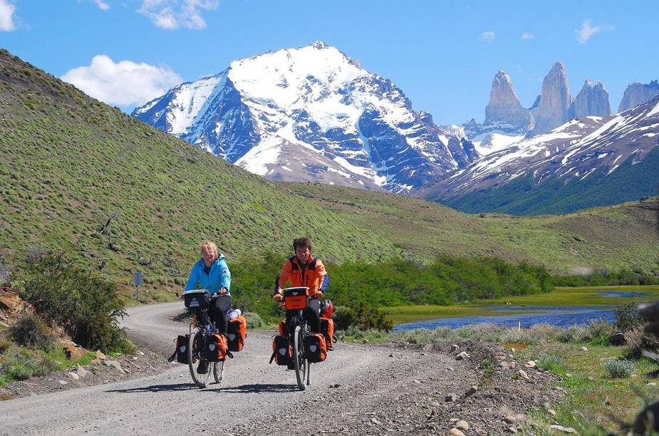Um viajante com mais tempo pode dar uma pedalada em Torres del Paine, no meio da Patagônia chilena Um viajante com mais tempo pode dar uma pedalada em Torres del Paine, no meio da Patagônia chilena
