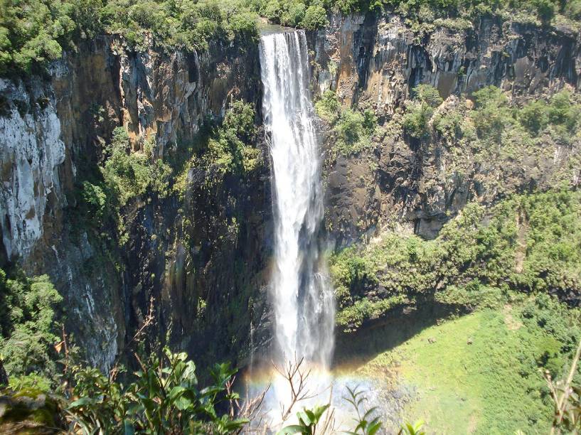 O <a href="https://viajeaqui.abril.com.br/estabelecimentos/br-pr-prudentopolis-atracao-salto-sao-francisco" rel="Salto São Francisco" target="_blank"><strong>Salto São Francisco</strong></a> é a cachoeira mais alta da região de <strong>Prudentópolis</strong>, no <a href="https://viajeaqui.abril.com.br/estados/br-parana" rel="Paraná" target="_blank"><strong>Paraná</strong></a>. Há um mirante para observar a queda de 196 metros