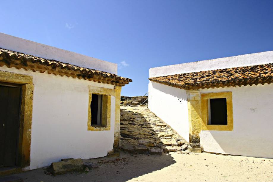 Interior do Forte Orange. A construção original, de taipa, foi demolida e a reconstrução foi feita pelos portugueses em 1654