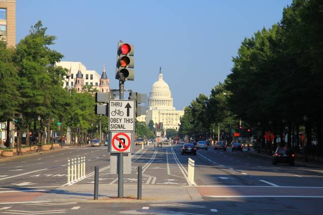 A <strong>North Capitol St NW</strong> e o <strong>Capitólio </strong>clicados num dia menos cinzento por um turista em DC A <strong>North Capitol St NW</strong> e o <strong>Capitólio </strong>clicados num dia menos cinzento por um turista em DC