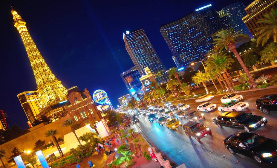 <strong>Las Vegas Boulevard, <a href="https://viajeaqui.abril.com.br/cidades/estados-unidos-las-vegas" rel="Las Vegas" target="_blank">Las Vegas</a></strong>        A avenida inteira pode ser conhecida, mas são nos seis quilômetros chamados de Las Vegas Strip que a fama realmente reside. É nesta porção que a maioria dos hotéis, resorts e cassinos mais famosos se situam