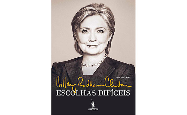 <strong>6. Escolhas Difíceis, Hillary Clinton</strong>Figura polêmica e incansável, a Secretária de Estado, ex-primeira dama e atual candidata a presidente dos <a href="https://viajeaqui.abril.com.br/paises/estados-unidos" rel="Estados Unidos" target="_self">Estados Unidos</a> publicou um livro em que relata seus principais desafios nos últimos quatro anos de sua carreira política. A obra, publicada em 2014, atiçou a curiosidade dos leitores e, consequentemente, tornou-se uma das publicações mais perdidas pelos viajantes do <a href="https://viajeaqui.abril.com.br/paises/reino-unido?iframe=true" rel="Reino Unido" target="_self">Reino Unido</a>