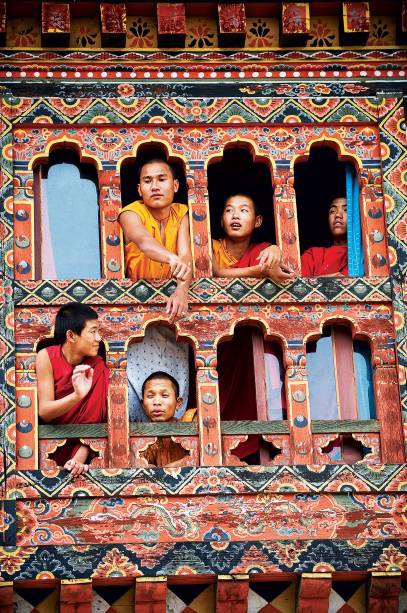 <strong>5. Butão </strong>Ao sul da Cordilheira do Himalaia, cercado por uma floresta abundante, esse reino budista possui templos majestosos – o mais famoso é o Rinchen Pung Dzong, uma construção cheia de salões com piso de madeira e altares coloridos. É onde foram filmadas cenas de O Pequeno Buda, de Bernardo Bertolucci <strong>5. Butão </strong>Ao sul da Cordilheira do Himalaia, cercado por uma floresta abundante, esse reino budista possui templos majestosos – o mais famoso é o Rinchen Pung Dzong, uma construção cheia de salões com piso de madeira e altares coloridos. É onde foram filmadas cenas de O Pequeno Buda, de Bernardo Bertolucci