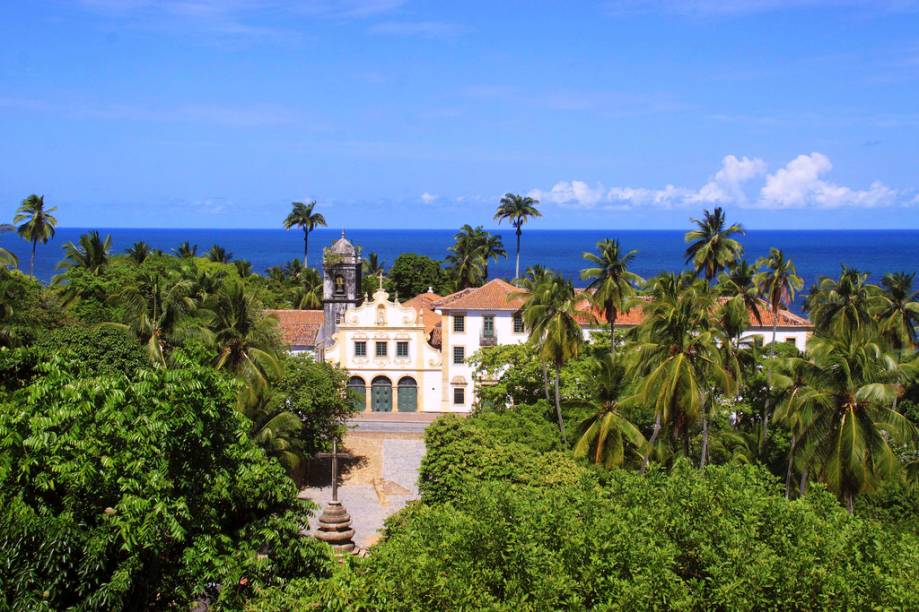 Primeiro convento da Ordem Franciscana no Brasil, o Convento de São Francisco de Olinda abriga capelas ricas em azulejos portugueses e detalhes barrocos