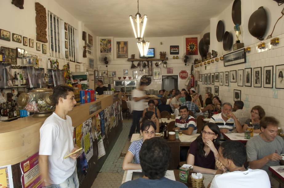 <a href="https://viajeaqui.abril.com.br/estabelecimentos/br-rj-rio-de-janeiro-restaurante-bar-do-mineiro" rel="Bar do Mineiro, Rio de Janeiro: " target="_blank"><strong>Bar do Mineiro, Rio de Janeiro: </strong></a> Além da famosa feijoada e dos pasteizinhos de feijão, a comida mineira também faz parte do cardápio. <a href="https://viajeaqui.abril.com.br/estabelecimentos/br-rj-rio-de-janeiro-restaurante-bar-do-mineiro" rel="Bar do Mineiro, Rio de Janeiro: " target="_blank"><strong>Bar do Mineiro, Rio de Janeiro: </strong></a> Além da famosa feijoada e dos pasteizinhos de feijão, a comida mineira também faz parte do cardápio.