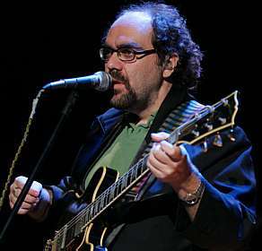André Abujamra se apresentará no concerto do projeto Sinfonia Paulistana – Um Novo Olhar, nesta quarta-feira (25), no Teatro do Sesi, na Av. Paulista André Abujamra se apresentará no concerto do projeto Sinfonia Paulistana – Um Novo Olhar, nesta quarta-feira (25), no Teatro do Sesi, na Av. Paulista