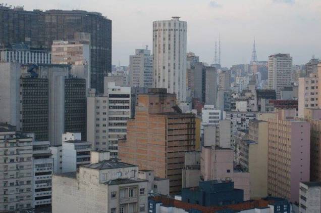 Adriano Santos Oliveira conta que não tem um canto favorito na cidade de São Paulo, mas acha o centro da cidade um lugar especial. Na foto feita por ele no Largo do Arouche, no Centro, é possível ver os prédios do centro da capital (entre eles o Copan), e as antenas da Avenida Paulista Adriano Santos Oliveira conta que não tem um canto favorito na cidade de São Paulo, mas acha o centro da cidade um lugar especial. Na foto feita por ele no Largo do Arouche, no Centro, é possível ver os prédios do centro da capital (entre eles o Copan), e as antenas da Avenida Paulista