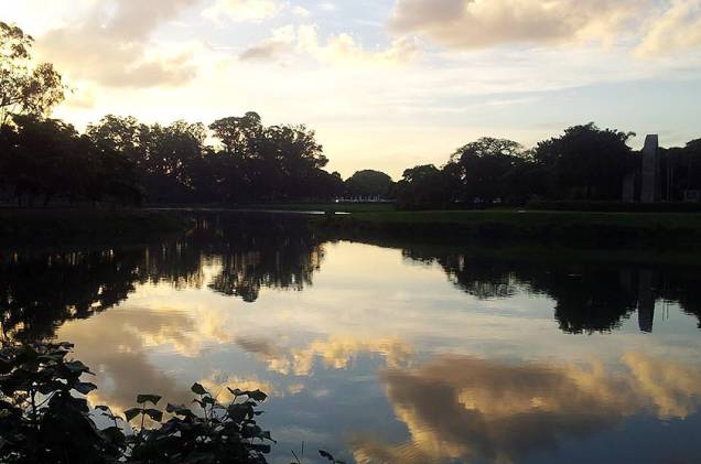E o terceiro momento especial de Márcia Rossi foi no parque Ibirapuera, quando ela parou para apreciar o pôr do sol em um dos lagos do local E o terceiro momento especial de Márcia Rossi foi no parque Ibirapuera, quando ela parou para apreciar o pôr do sol em um dos lagos do local