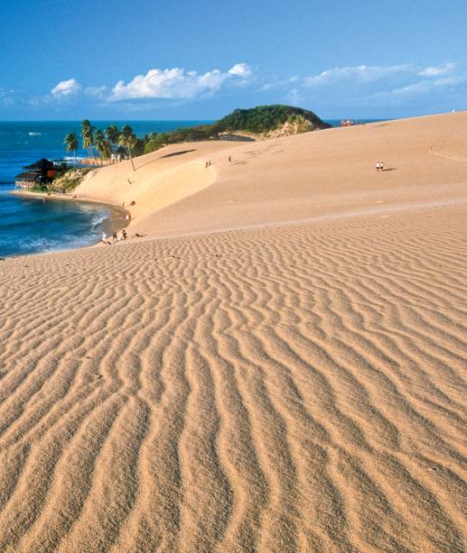 As dunas de Genipabu em momento bugue (e dromedário) free