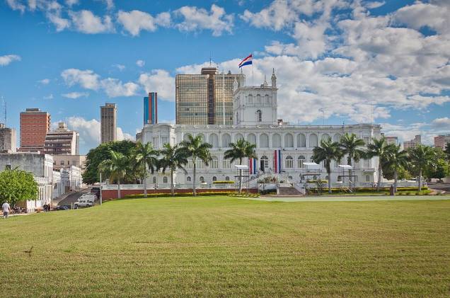 Vários prédios históricos da cidade concentram-se na região central de Assunção Vários prédios históricos da cidade concentram-se na região central de Assunção