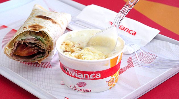 Até fevereiro de 2013, a Avianca terá Wraps, pizzas e sorvestes nos voos da Ponte Aérea