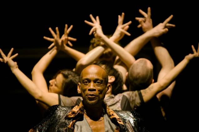 O festival de Sydney traz atrações internacionais como os belgas Sidi Larbi Cherkaoui, Damien Jalet e Antony Gormley e seu espetáculo de dança <em>Babel</em> O festival de Sydney traz atrações internacionais como os belgas Sidi Larbi Cherkaoui, Damien Jalet e Antony Gormley e seu espetáculo de dança <em>Babel</em>