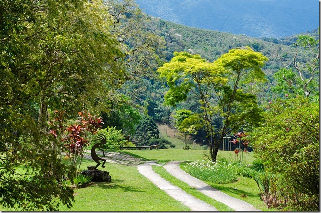Área externa do restaurante Babel, em Visconde de Mauá, Rio de Janeiro
