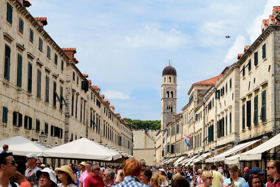 Apenas mais um dia normal de verão no Centro Histórico de Dubrovnik, na Croácia Apenas mais um dia normal de verão no Centro Histórico de Dubrovnik, na Croácia