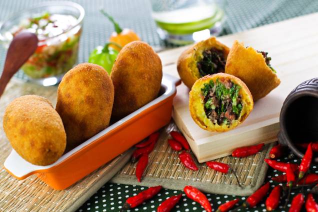 <strong>Bar do Luiz Fernandes</strong>O <strong>Brasileirinho</strong> - bolinho de mandioquinha recheado de carne de porco cozida com feijão e couve fatiada, refogada com alho e bacon - é servido durante o concurso Comida di Buteco. <br /><strong>Onde: </strong>Rua Augusto Tolle, 610, Santana – Tel. (11) 2976-3556<br /><strong>Horário de funcionamento:</strong> terça a sexta, das 16h à 0h. Sábado e domingo, das 11h30 às 19h. <strong>Bar do Luiz Fernandes</strong>O <strong>Brasileirinho</strong> - bolinho de mandioquinha recheado de carne de porco cozida com feijão e couve fatiada, refogada com alho e bacon - é servido durante o concurso Comida di Buteco. <br /><strong>Onde: </strong>Rua Augusto Tolle, 610, Santana – Tel. (11) 2976-3556<br /><strong>Horário de funcionamento:</strong> terça a sexta, das 16h à 0h. Sábado e domingo, das 11h30 às 19h.