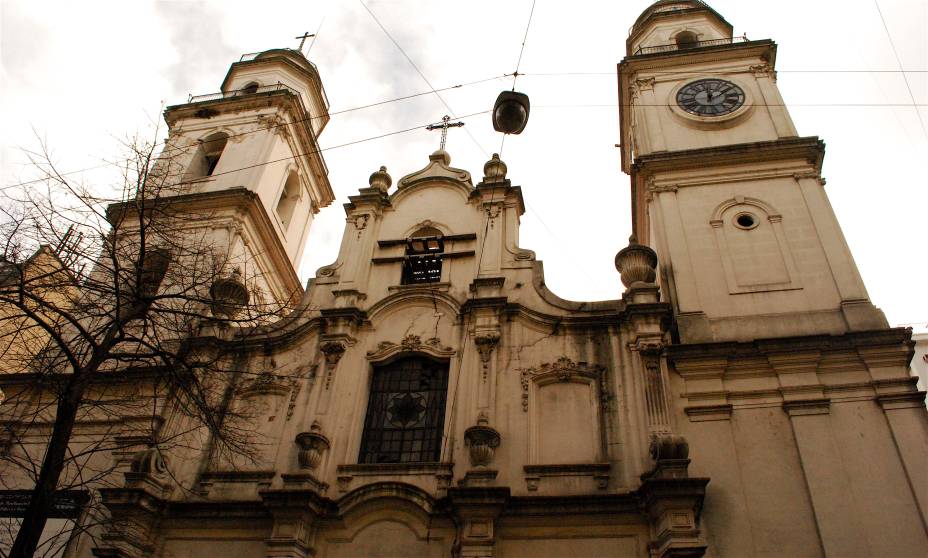 <strong>13. Basílica de San Ignacio</strong> (65 metros) Construída pelos jesuítas entre 1686 e 1722, é a igreja mais antiga da cidade. <em>Calle Bolívar, 225</em> <strong>13. Basílica de San Ignacio</strong> (65 metros) Construída pelos jesuítas entre 1686 e 1722, é a igreja mais antiga da cidade. <em>Calle Bolívar, 225</em>
